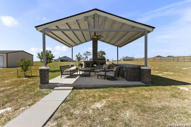 112 SUMMER MEADOW DR La Vernia, TX 78121