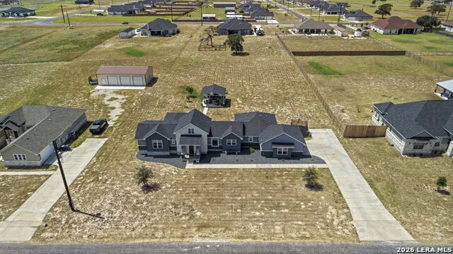 112 SUMMER MEADOW DR La Vernia, TX 78121