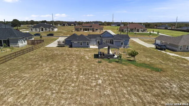 112 SUMMER MEADOW DR La Vernia, TX 78121