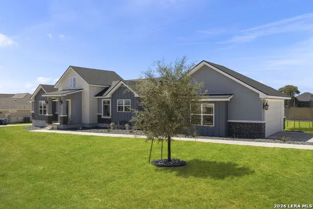 112 SUMMER MEADOW DR La Vernia, TX 78121
