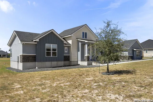 112 SUMMER MEADOW DR La Vernia, TX 78121