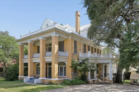 504 S MAIN ST