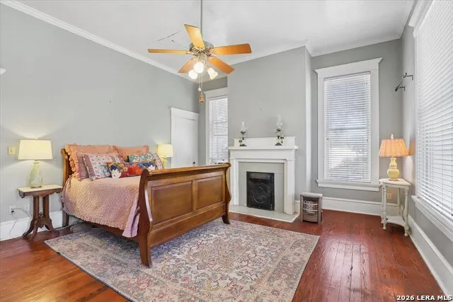504 S MAIN ST Lockhart, TX 78644