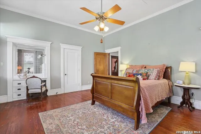 504 S MAIN ST Lockhart, TX 78644