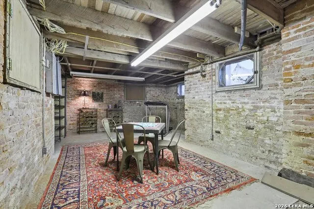 504 S MAIN ST Lockhart, TX 78644