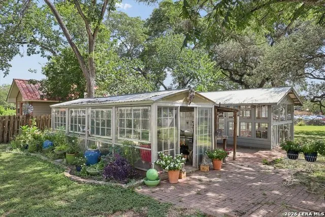 504 S MAIN ST Lockhart, TX 78644