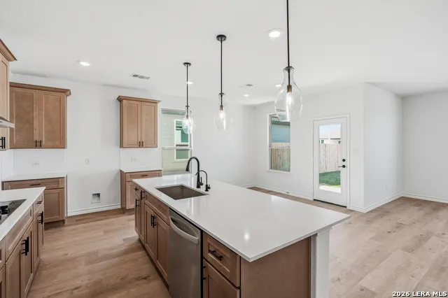 527 NIGHTINGALE AVENUE Marion, TX 78124