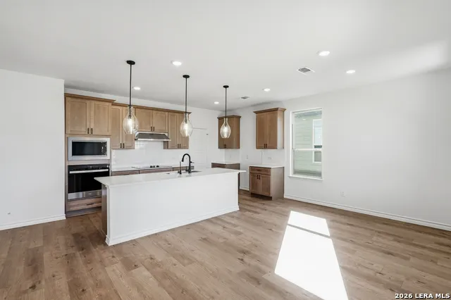 527 NIGHTINGALE AVENUE Marion, TX 78124