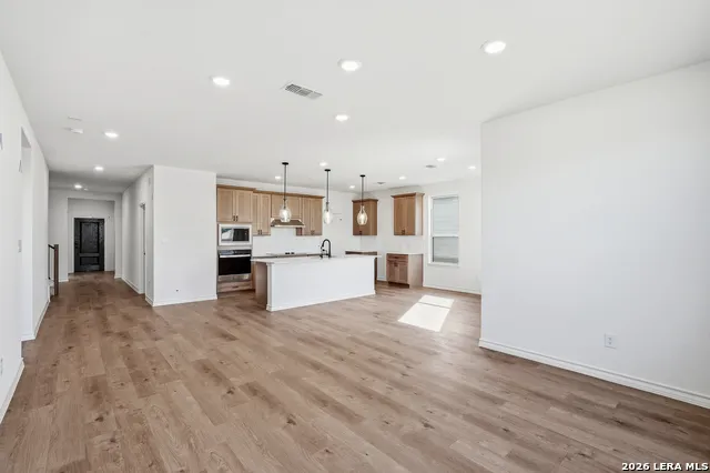 527 NIGHTINGALE AVENUE Marion, TX 78124
