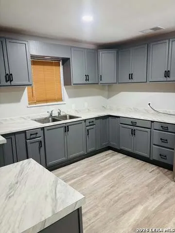 1704 Washington Beeville, TX 78102
