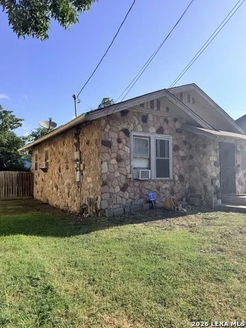 735 W HOLLYWOOD AVE San Antonio, TX 78212
