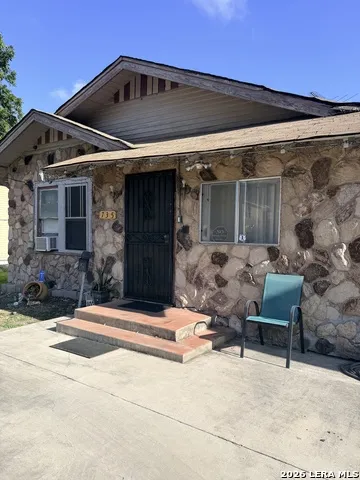 735 W HOLLYWOOD AVE San Antonio, TX 78212