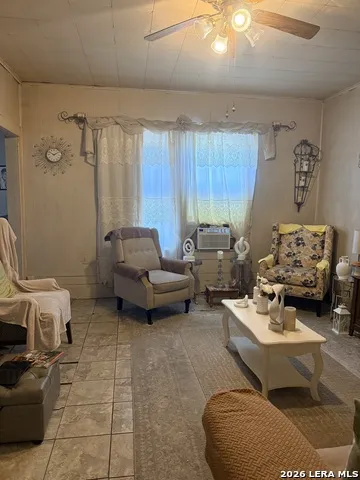 735 W HOLLYWOOD AVE San Antonio, TX 78212