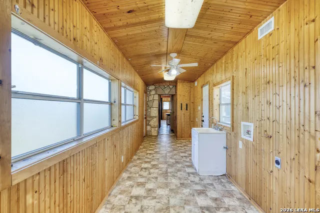 1229 Park Uvalde, TX 78801