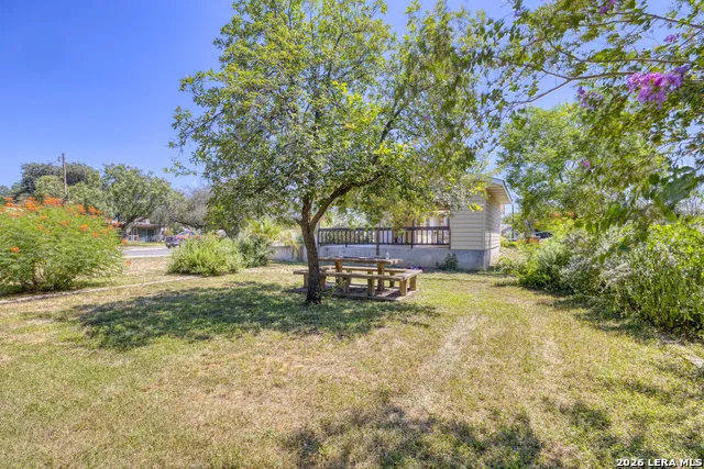 1229 Park Uvalde, TX 78801