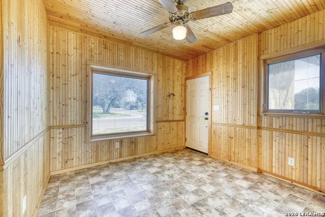 1229 Park Uvalde, TX 78801