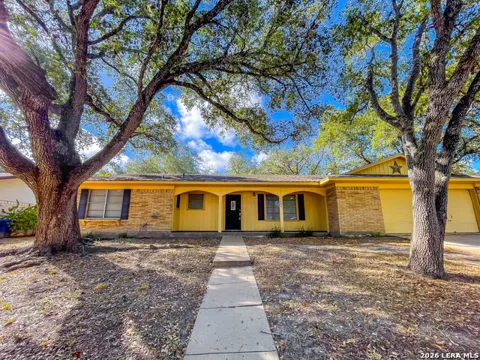 1404 E INEZ ST