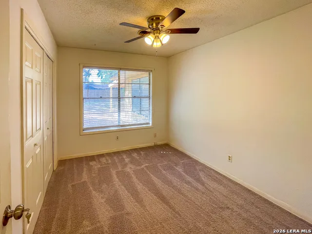 1404 E INEZ ST Beeville, TX 78102