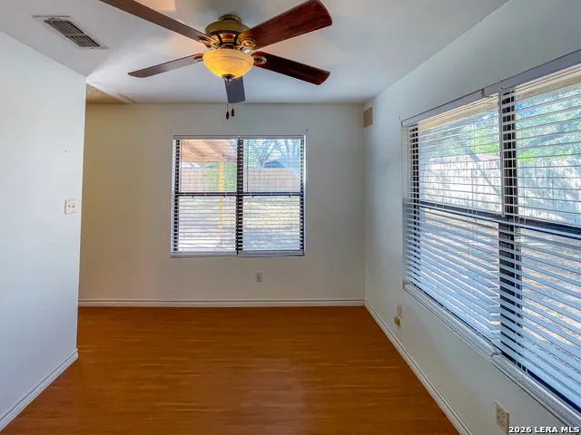 1404 E INEZ ST Beeville, TX 78102