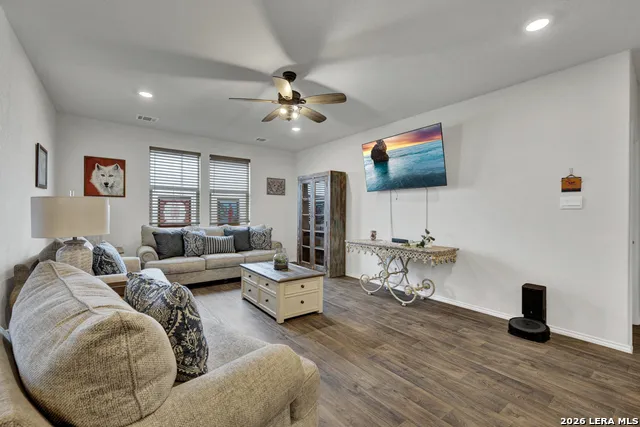 437 Signe Seguin, TX 78155
