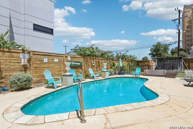 421 HOWARD ST San Antonio, TX 78212