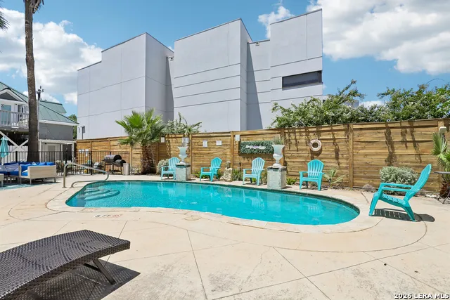 421 HOWARD ST San Antonio, TX 78212