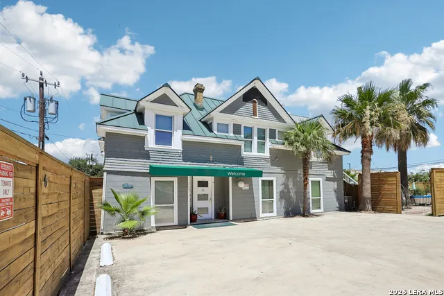 421 HOWARD ST San Antonio, TX 78212