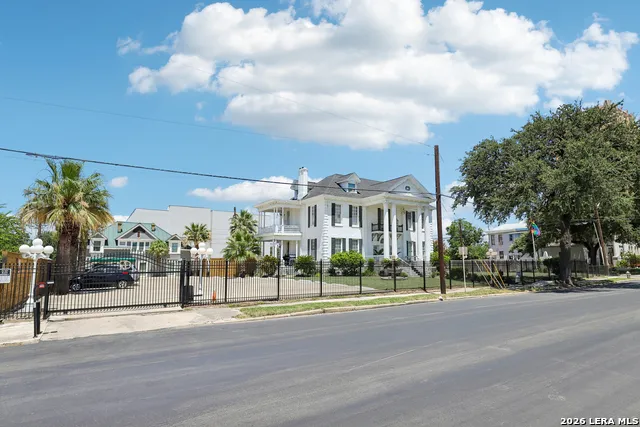 421 HOWARD ST San Antonio, TX 78212