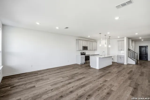 522 NIGHTINGALE AVENUE Marion, TX 78124