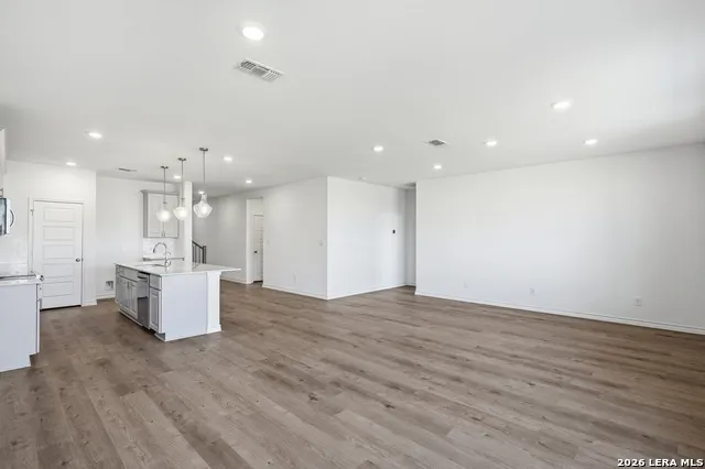 522 NIGHTINGALE AVENUE Marion, TX 78124