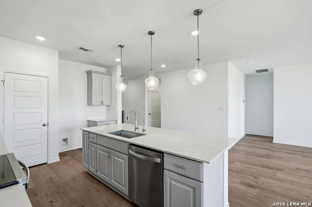 522 NIGHTINGALE AVENUE Marion, TX 78124