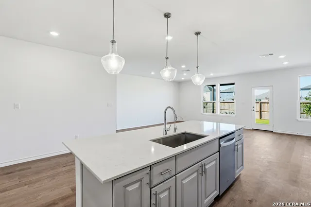 522 NIGHTINGALE AVENUE Marion, TX 78124
