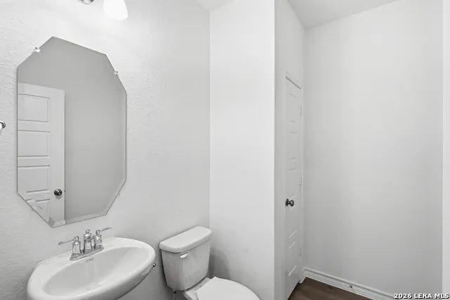 522 NIGHTINGALE AVENUE Marion, TX 78124