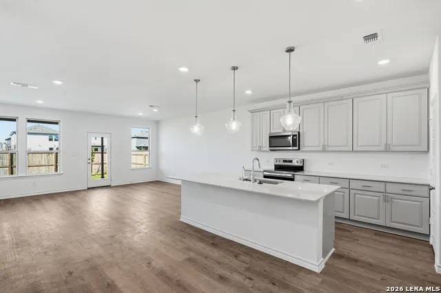 522 NIGHTINGALE AVENUE Marion, TX 78124