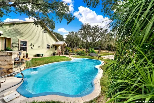 205 County Road 3501 Mico, TX 78056