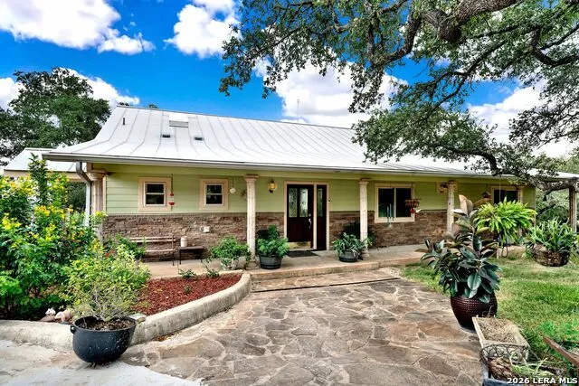 205 County Road 3501 Mico, TX 78056