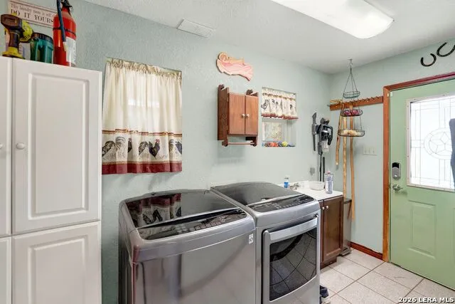 205 County Road 3501 Mico, TX 78056