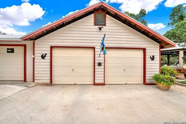 205 County Road 3501 Mico, TX 78056