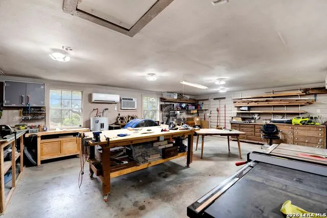 205 County Road 3501 Mico, TX 78056