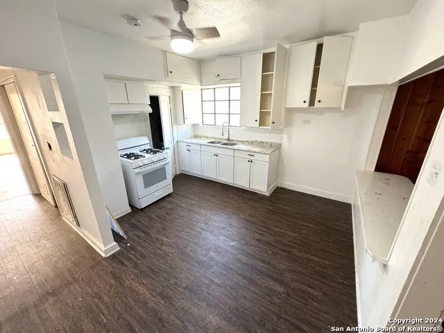 211 Preston San Antonio, TX 78210