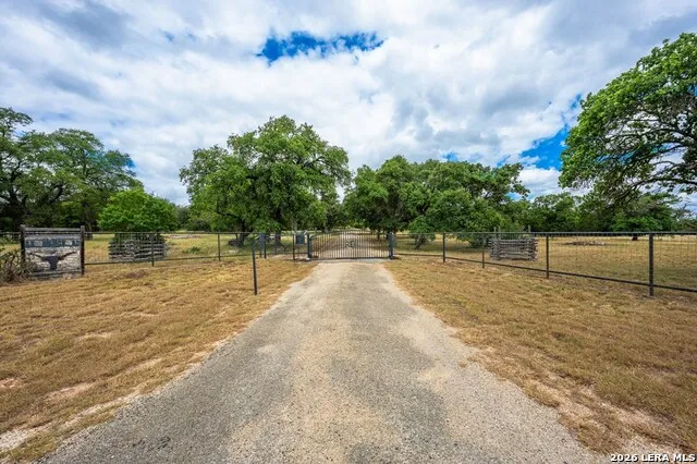 118 RE RANCH RD Kerrville, TX 78028
