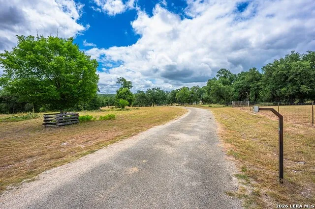 118 RE RANCH RD Kerrville, TX 78028