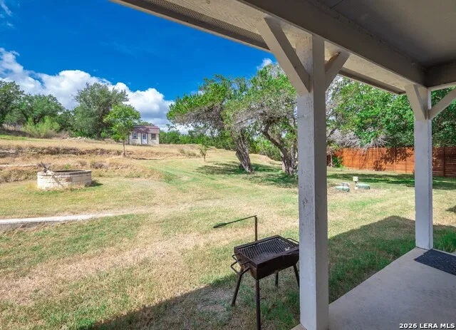 646 Appaloosa Dr Fischer, TX 78623