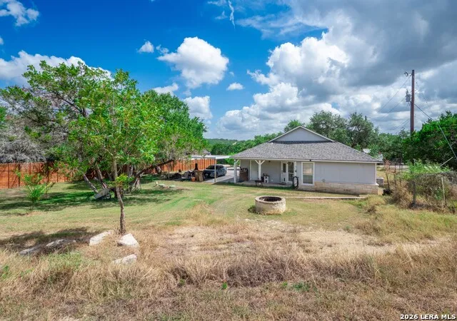 646 Appaloosa Dr Fischer, TX 78623