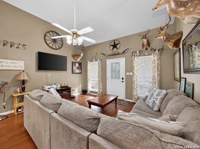 646 Appaloosa Dr Fischer, TX 78623