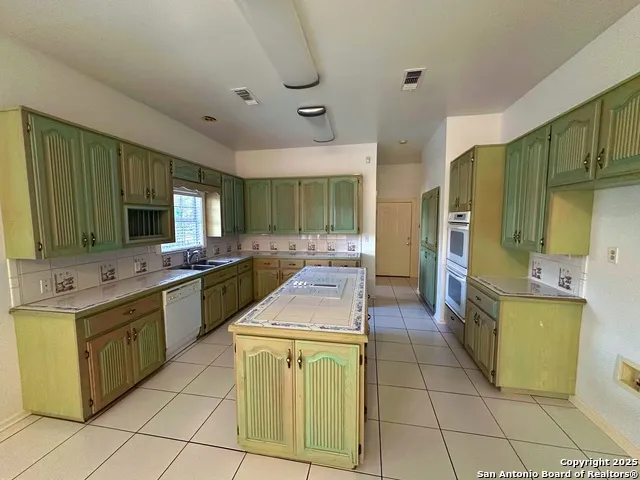 508 Lagunillas Charlotte, TX 78011