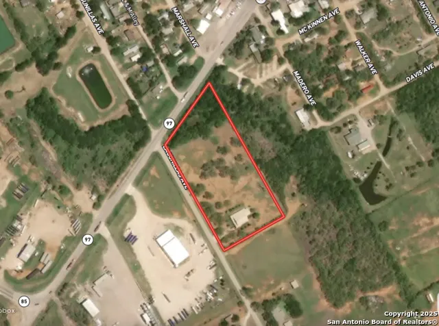 508 Lagunillas Charlotte, TX 78011
