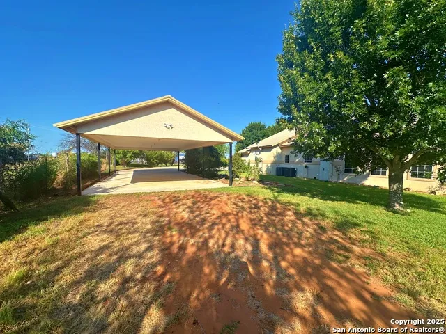 508 Lagunillas Charlotte, TX 78011