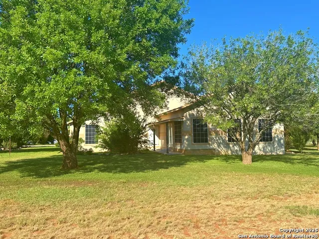 508 Lagunillas Charlotte, TX 78011