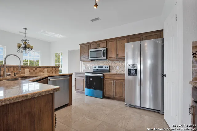 11418 Lago Vista Helotes, TX 78023